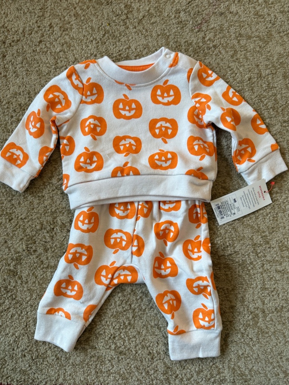 Cat & Jack White and Orange Pumpkin Print Baby Matching Set